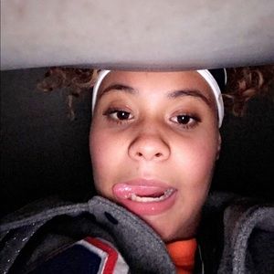 Meet your Posher, Alexis